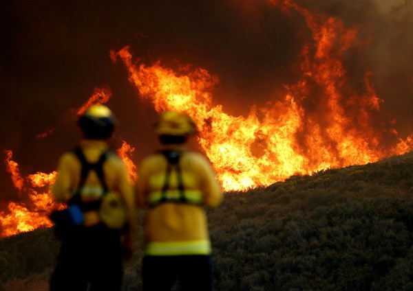 Najveći požar u povijesti Kalifornije prijeti Los Angelesu