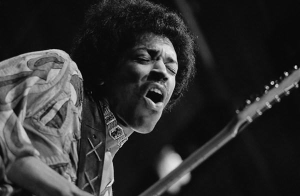 Jimi Hendrix proglašen najboljim gitaristom svih vremena