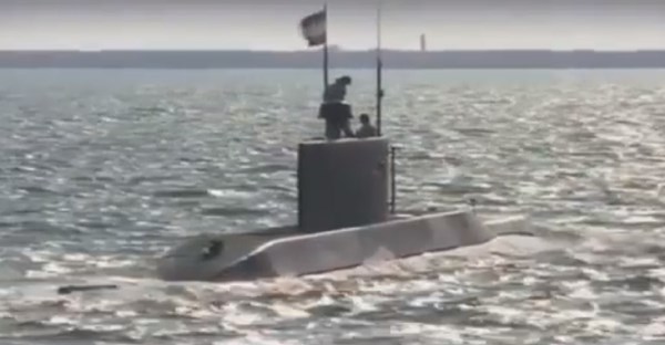 Pogledajte novu iransku podmornicu, ima projektile dometa do 2000 kilometara
