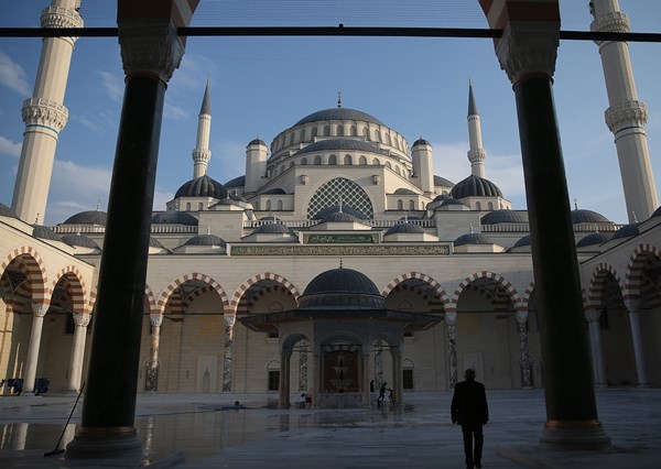 Otvorena najveća džamija u Turskoj. Može primiti 60.000 vjernika