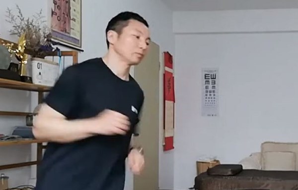 Kinez otrčao maraton - u dnevnom boravku