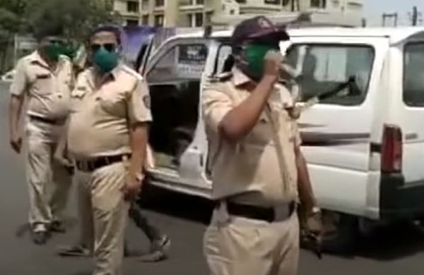 Policija u Indiji na neviđen način kaznila turiste zbog kršenja izolacije