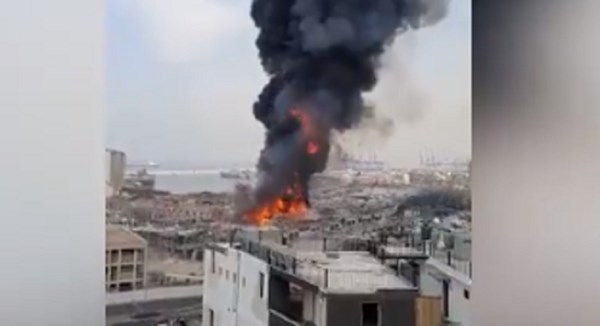 Ogroman požar u bejrutskoj luci, dio stanovnika bježi iz grada