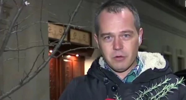 Reporter nije mogao sakriti emocije dok je izvještavao ispred Balaševićeve kuće