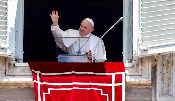Papa Franjo operiran, oglasio se Vatikan