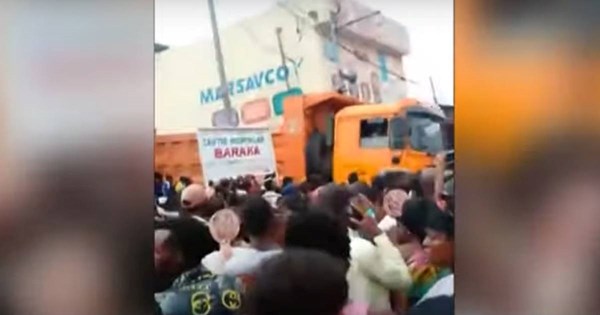 Na tržnici u Kongu pukao električni kabel, poginulo 26 osoba