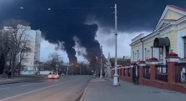 VIDEO Eksplozije i crni dim nad Odesom. Rusija potvrdila: Gađamo grad raketama