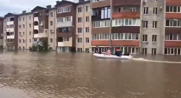 VIDEO Na istoku Rusije poplavljeno više od 4300 kuća, 28 sela odsječeno zbog poplava