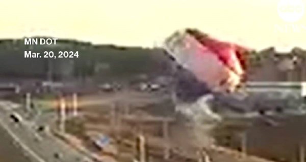 VIDEO Balon na vrući zrak zabio se u dalekovod u SAD-u, izbio požar. Sve je snimljeno