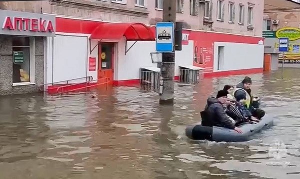 Rekordne poplave na Uralu. Evakuirano više od 100.000 ljudi: "Čekaju nas teški dani"